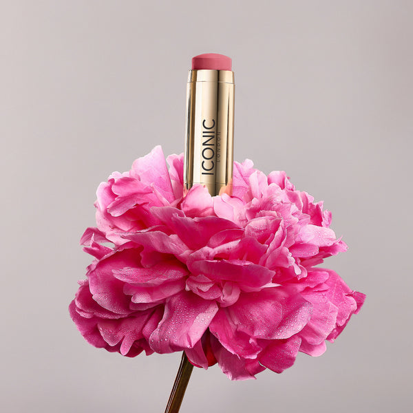 Iconic London Blurring Blush Sticks