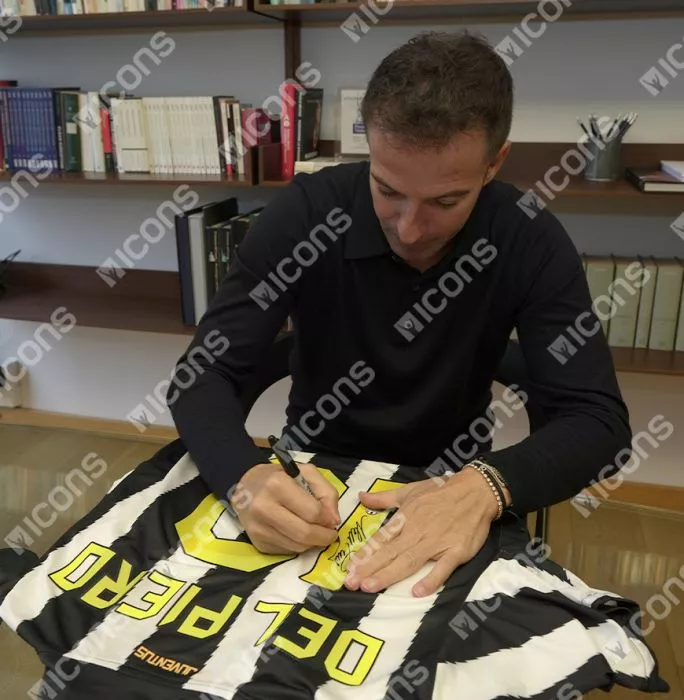 Icons Alessandro Del Piero Back Signed Juventus 2010-11 Home Shirt In Classic Frame