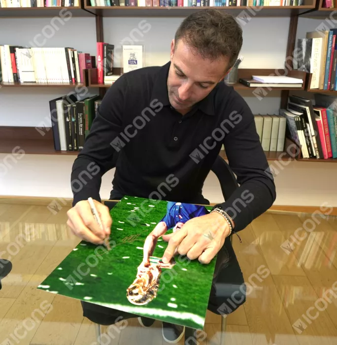 Icons Alessandro Del Piero Official 2006 FIFA World Cup™ Signed And Framed Italy Photo: 2006 Winner