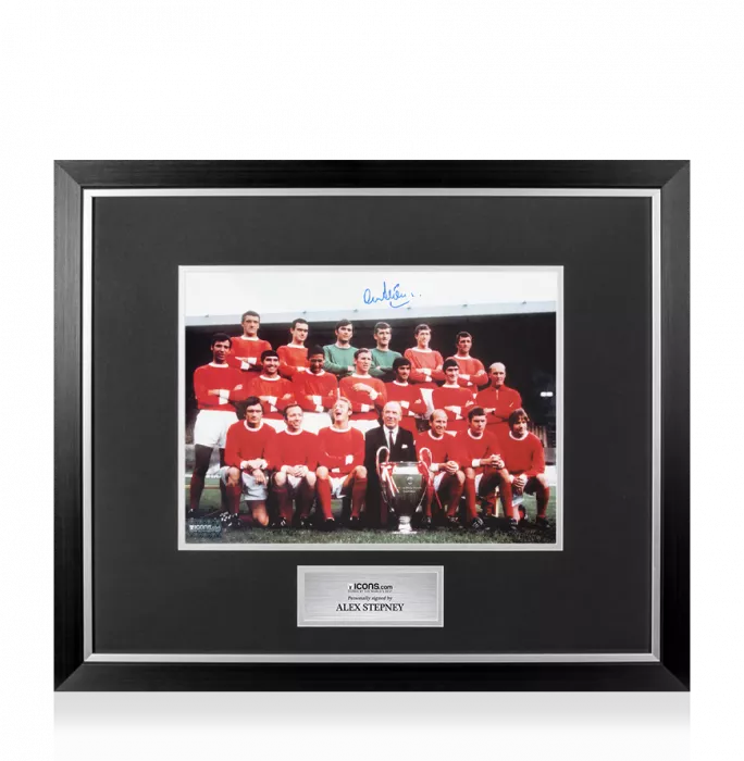 icons Alex Stepney Signed Manchester United Team Print In Premium Photo Frame