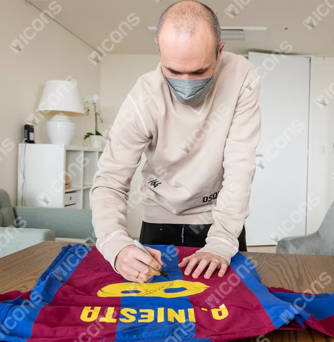 Icons Andres Iniesta Official FC Barcelona Back Signed And Framed Retro Home Shirt With Fan Style Number: Infinity Edition