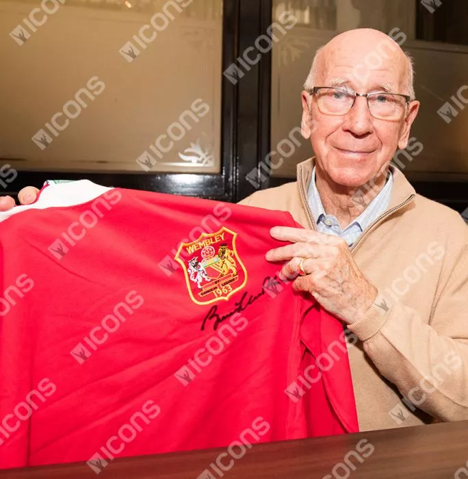 Icons Bobby Charlton Front Signed Manchester United Home Shirt: 1963 FA Cup Final Edition In Classic Frame