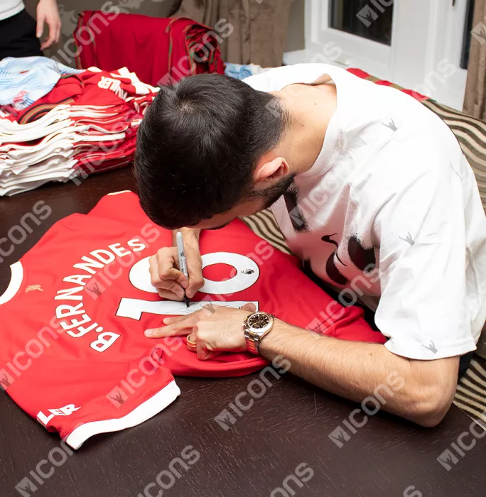 Icons Bruno Fernandes Back Signed Manchester United 2021-22 Home Shirt