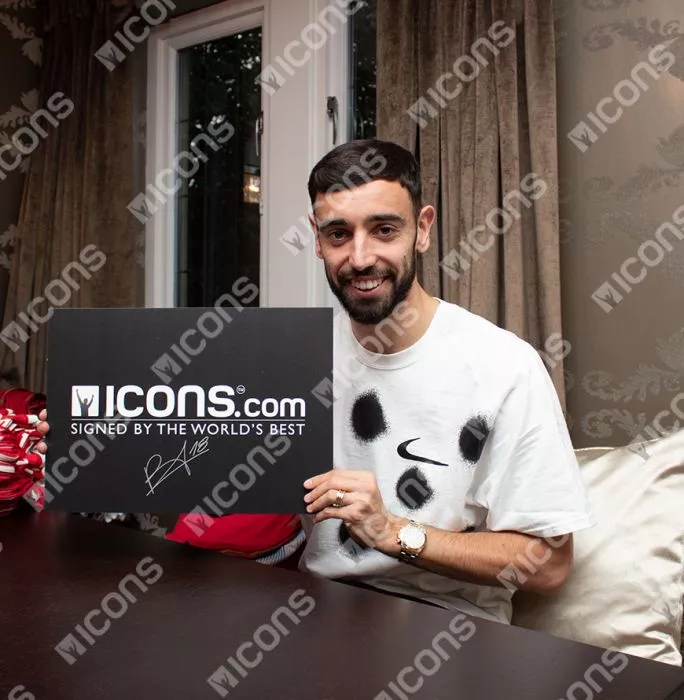 Icons Bruno Fernandes Front Signed Manchester United 2021-22 Home Shirt In Hero Frame: Option 1