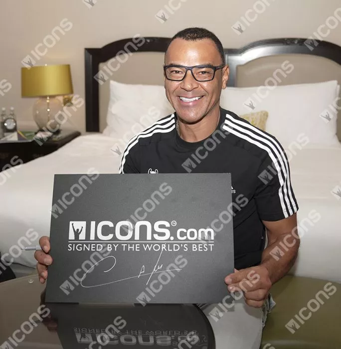 Icons Cafu Front Signed Brazil 2002 Home Shirt - "FIFA World Cup Winner" Inscription In Hero Frame: Option 1