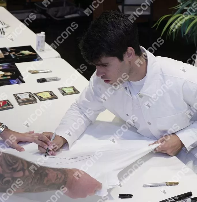 Icons Carlos Alcaraz Signed Nike Advantage Slam T-Shirt - "Channel Slam Status" Inscription In Hero Frame: Option 1