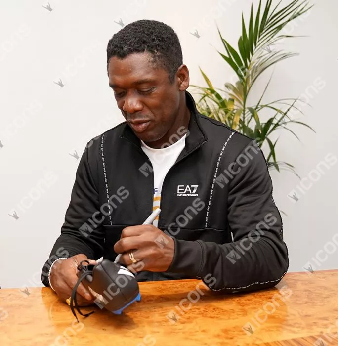 Icons Clarence Seedorf Signed Black And Blue Adidas Predator Boot In Acrylic Case