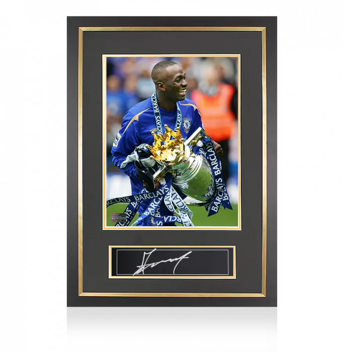 icons Claude Makelele Signed Plaque and Photo Frame: 2005-06 Premier League Winner