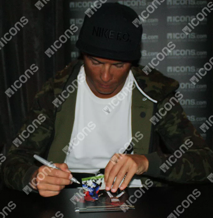 Icons Cristiano Ronaldo Signed Mini Manchester United Photo: 2008 UEFA Champions League Winner