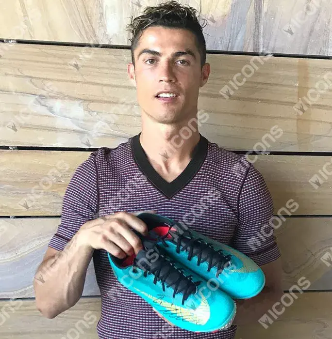Icons Cristiano Ronaldo Signed Nike CR7 Mercurial Superfly VI Boot