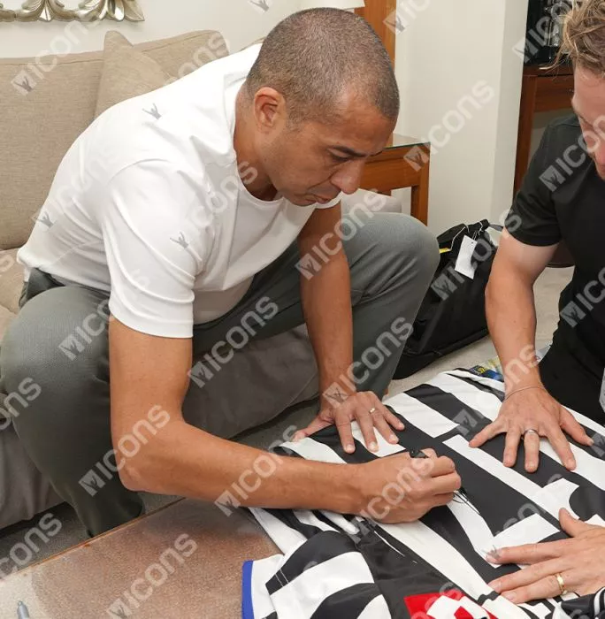 Icons David Trezeguet Back Signed Juventus 2001-02 Home Shirt In Hero Frame: Option 1