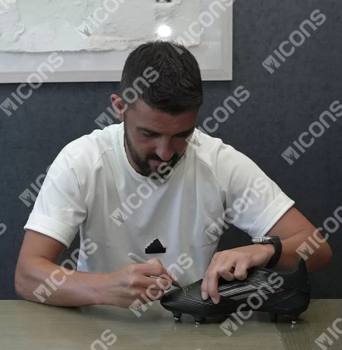 Icons David Villa Signed Adidas F50 Boot In Bubble Frame: Option 1