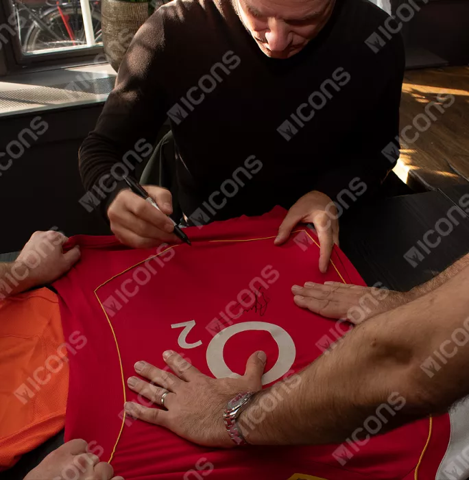 Icons Dennis Bergkamp Front Signed Arsenal 2004-05 Home Shirt In Classic Frame