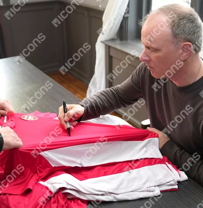Icons Dennis Bergkamp Front Signed Arsenal T-Shirt In Hero Frame: Option 1