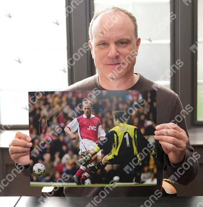 Icons Dennis Bergkamp Signed Arsenal Photo In Black Wooden Frame: Goal Vs Newcastle United