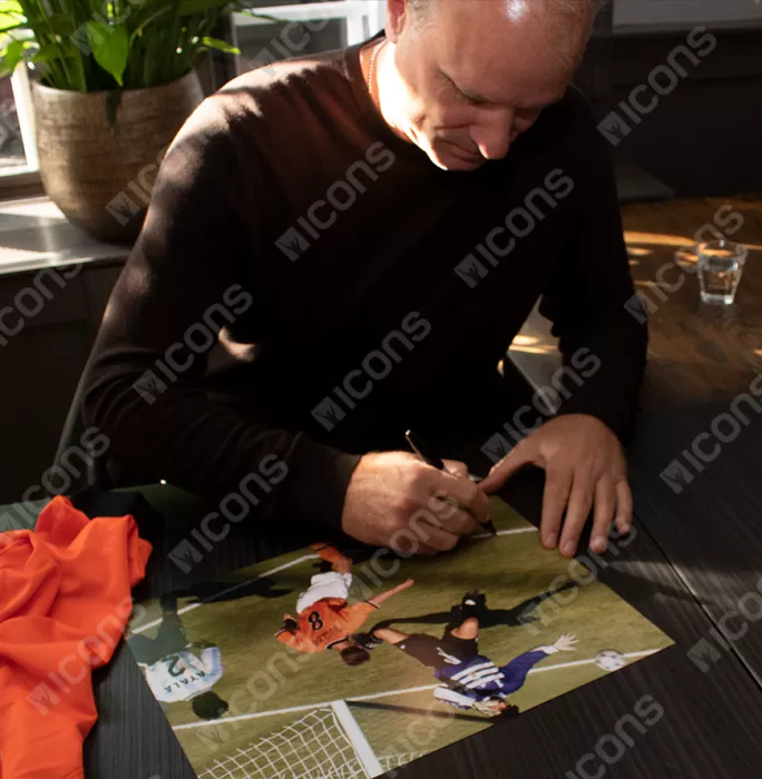 Icons Dennis Bergkamp Signed Netherlands Photo In Black Wooden Frame: Iconic Goal Vs Argentina