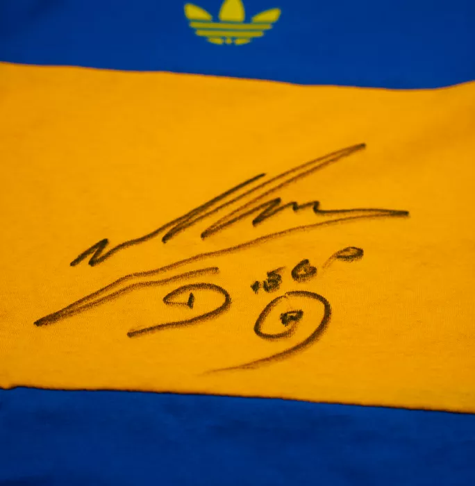 Icons Diego Maradona Front Signed Boca Juniors 1981-82 Home Shirt In Hero Frame: Option 1