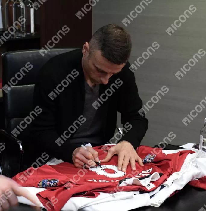 Icons Dimitar Berbatov Back Signed Manchester United 2009-10 Home Shirt In Classic Frame