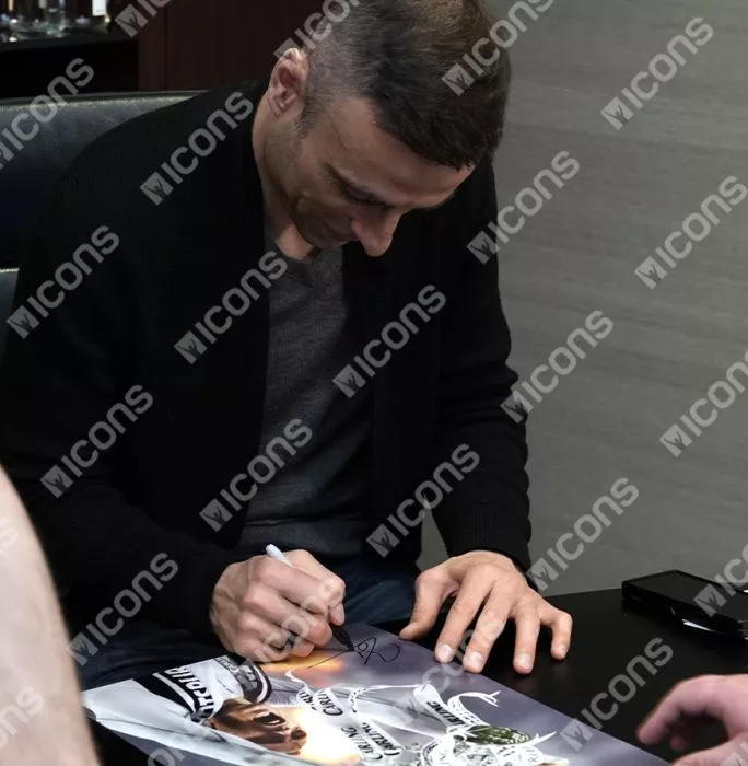 Icons Dimitar Berbatov Signed Tottenham Hotspur Photo In Black Wooden Frame: Carling Cup Winner
