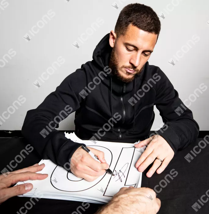 Icons Eden Hazard Back Signed Chelsea 2018-19 Home Shirt With Fan Style Numbers In Classic Frame