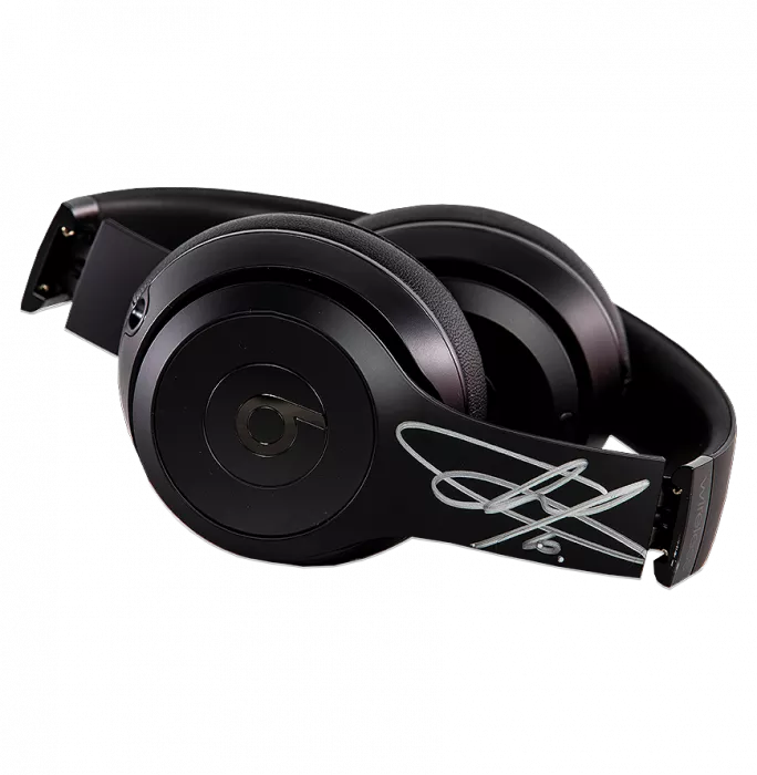 Icons Eden Hazard Signed Beats Solo3 Wireless Headphones