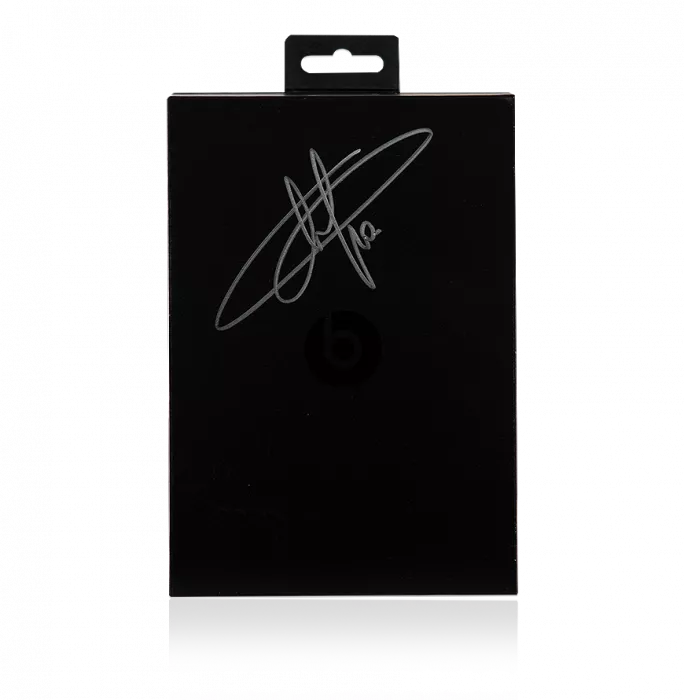 icons Eden Hazard Signed Beats Solo3 Wireless Headphones: Signed Box and Headphones Set