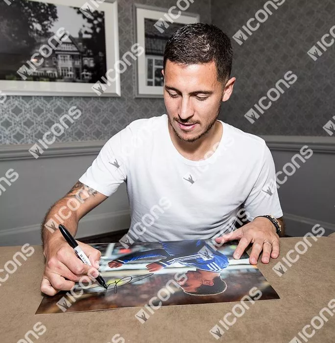Icons Eden Hazard Signed Chelsea Photo In Black Wooden Frame: Goal Vs Hull City