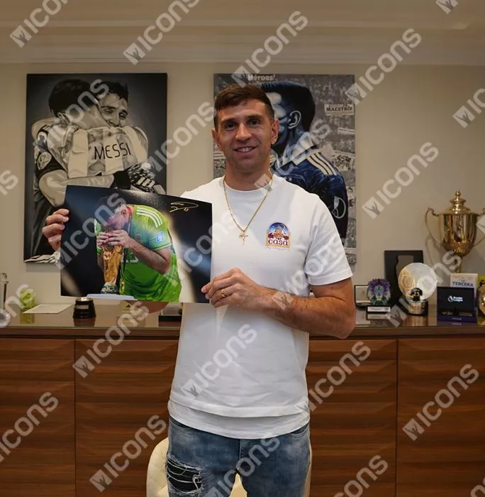 Icons Emiliano Martinez Signed Argentina Photo In Black Wooden Frame: 2022 FIFA World Cup Winner