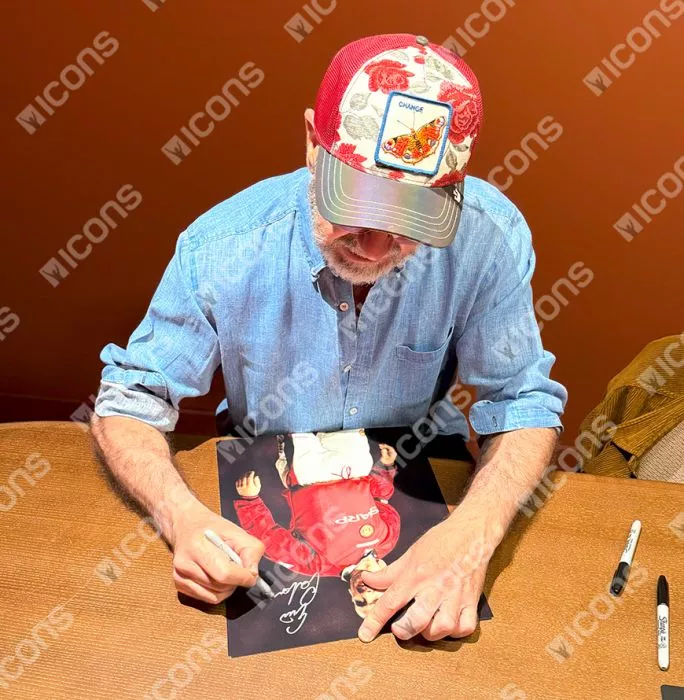 Icons Eric Cantona Signed Manchester United Photo In Black Wooden Frame: The King