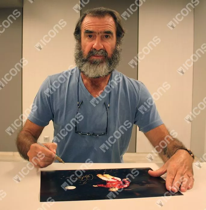 Icons Eric Cantona Signed Manchester United Photo In Black Wooden Frame: Iconic Chip Goal Vs Sunderland