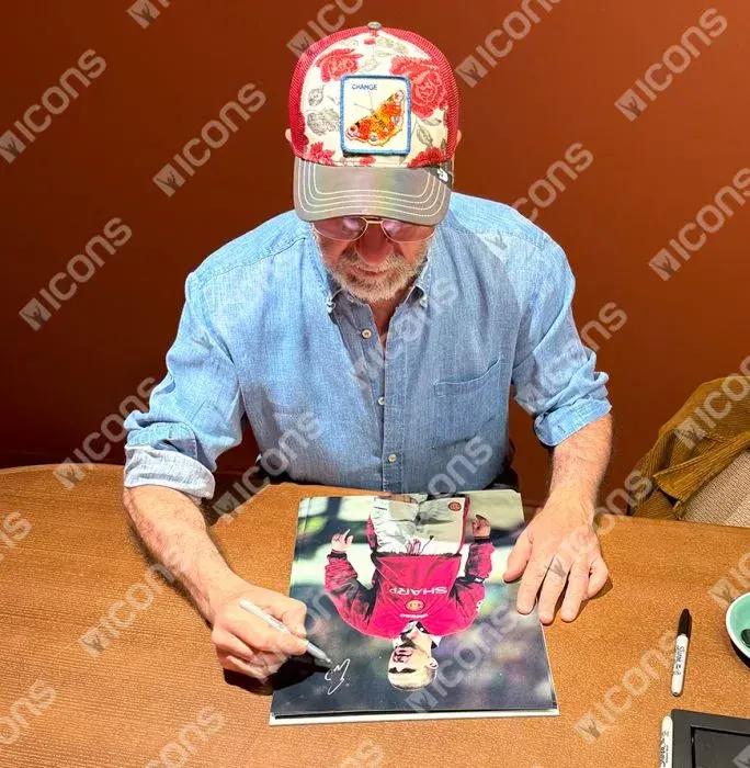 Icons Eric Cantona Signed Manchester United Photo In Premium Photo Frame: Collar Up Celebration