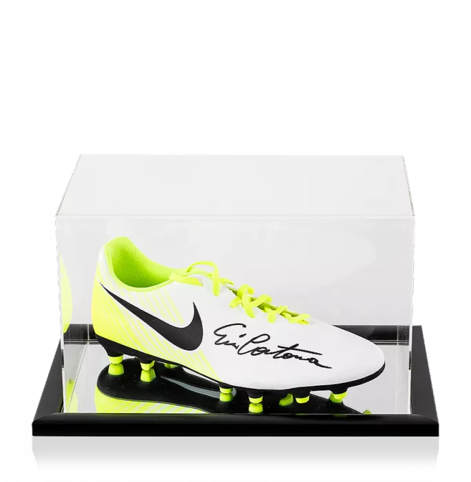 icons Eric Cantona Signed White and Green Nike Boot In Acrylic Case