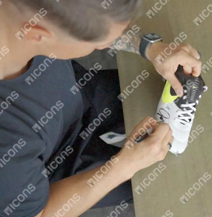 Icons Fernando Torres Signed Black And White Nike Premier Boot In Bubble Frame: Option 1