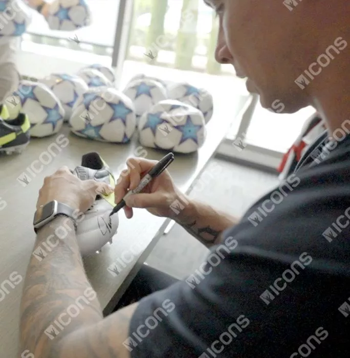 Icons Fernando Torres Signed Black And White Nike Premier Boot In Bubble Frame: Option 1