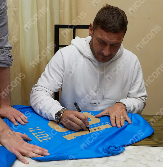 Icons Francesco Totti Back Signed Italy 2022-23 Home Shirt With Fan Style Numbers In Hero Frame: Option 1