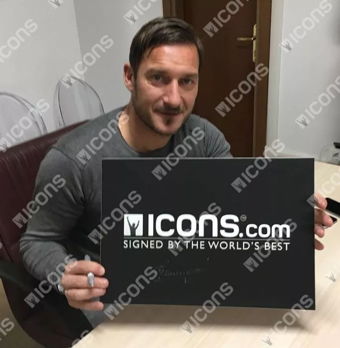 Icons Francesco Totti Signed Blue Diadora Boot In Acrylic Case