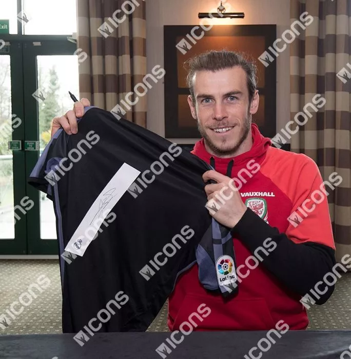 Icons Gareth Bale Back Signed Real Madrid 2016-17 Away Shirt In Hero Frame: Option 1