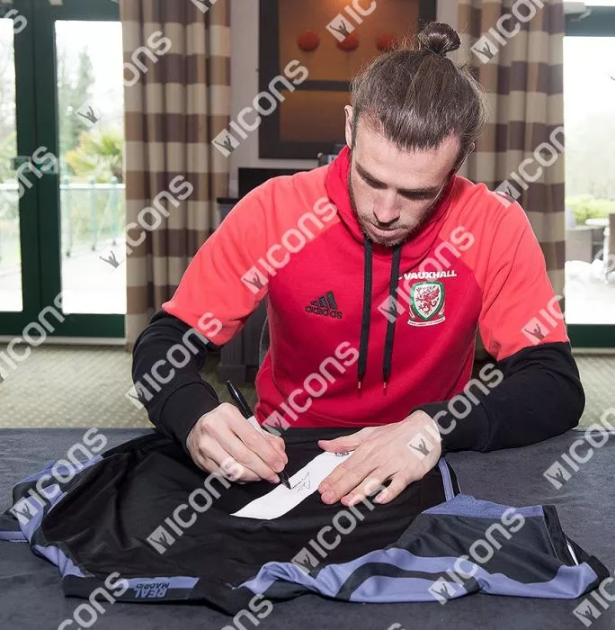 Icons Gareth Bale Back Signed Real Madrid 2016-17 Away Shirt In Classic Frame