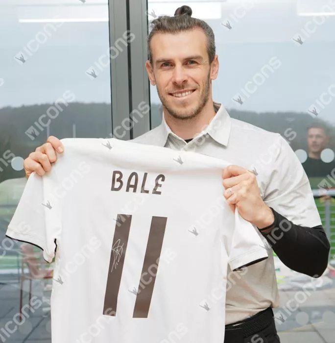 icons Gareth Bale Back Signed Real Madrid 2018-19 Home Shirt with Fan Style Number
