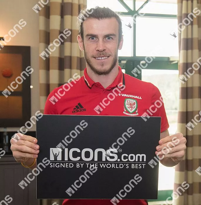 Icons Gareth Bale Back Signed Tottenham Hotspur 2013-14 Home Shirt In Hero Frame: Option 1