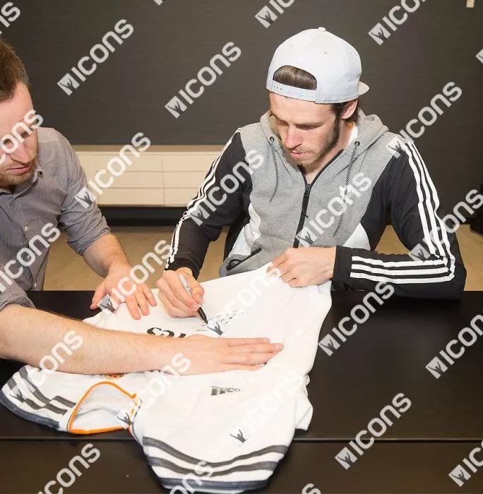 Icons Gareth Bale Front Signed Real Madrid 2013-14 Home Shirt In Classic Frame