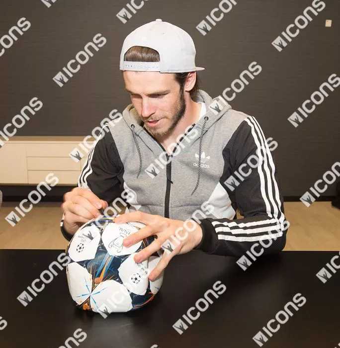Icons Gareth Bale Signed 2013-14 UEFA Champions League Football In Acrylic Case