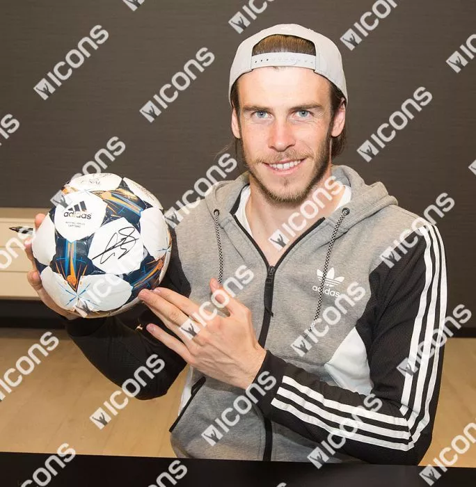 Icons Gareth Bale Signed 2013-14 UEFA Champions League Football In Acrylic Case