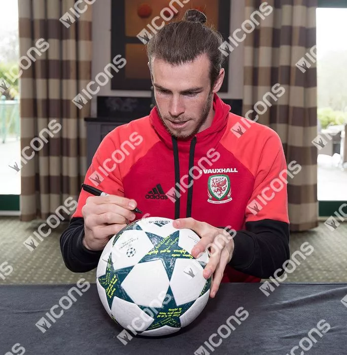 Icons Gareth Bale Signed 2016-17 UEFA Champions League Football