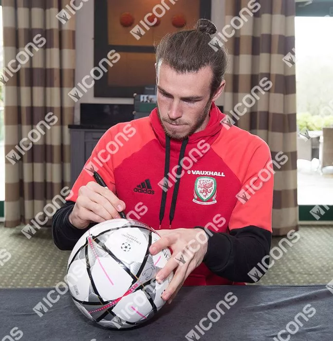 Icons Gareth Bale Signed 2016 UEFA Champions League Final Football