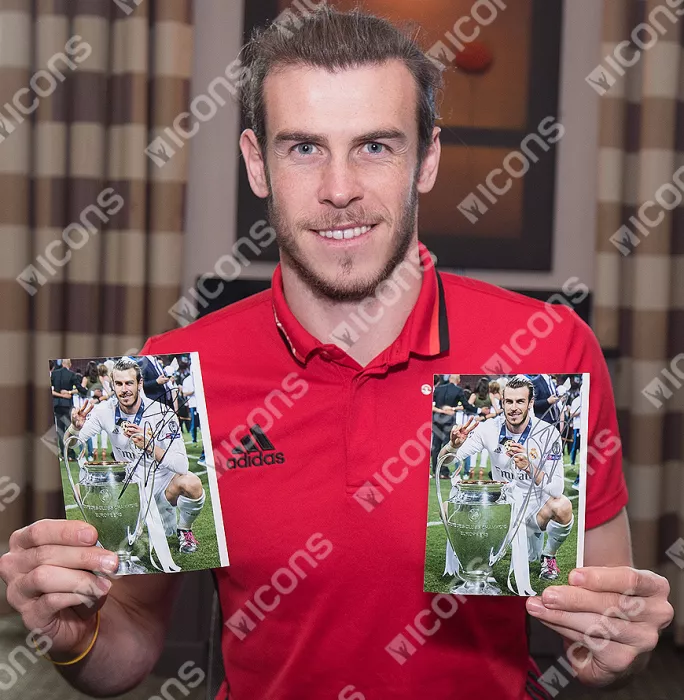 Icons Gareth Bale Signed Mini Real Madrid Photo: 2016 UEFA Champions League Winner