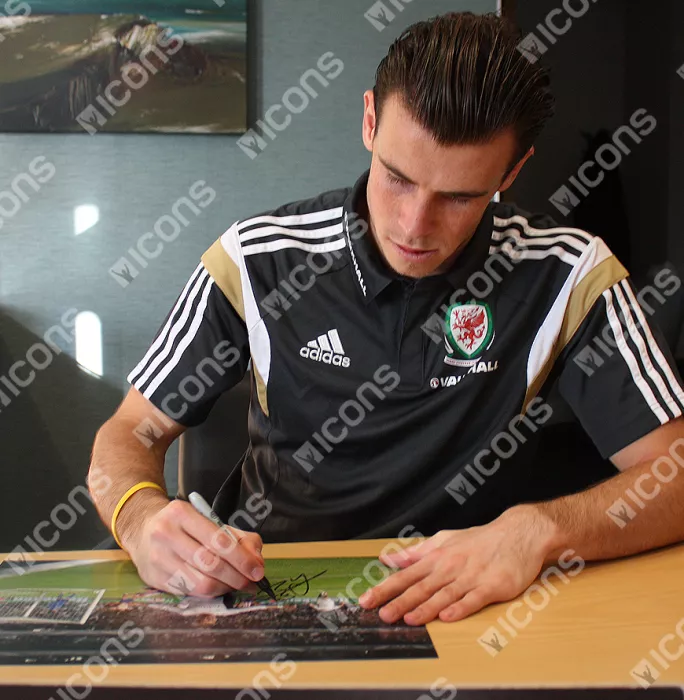 Icons Gareth Bale Signed Real Madrid Photo: 2014 UEFA Champions League Final Goal