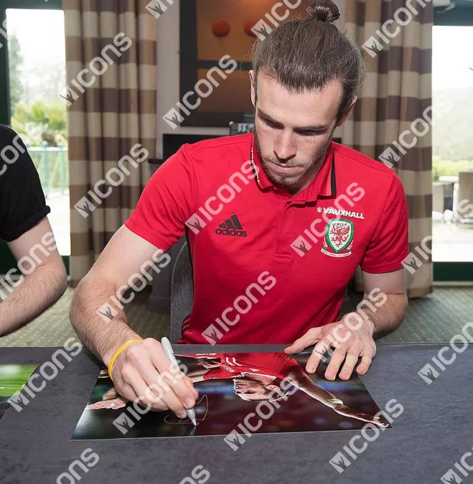 Icons Gareth Bale Signed Wales Photo In Black Wooden Frame: UEFA EURO 2016 Hero