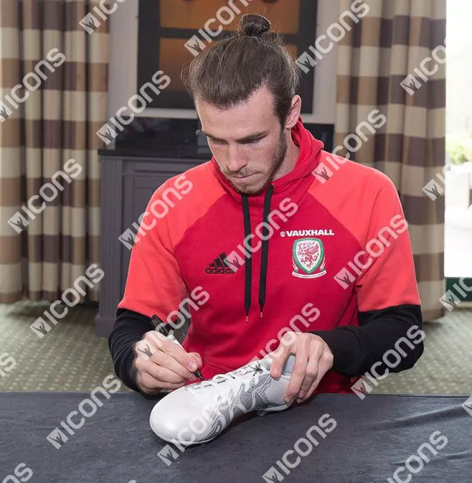 Icons Gareth Bale Signed White And Silver Adidas X 15.4 Boot In Bubble Frame: Option 1