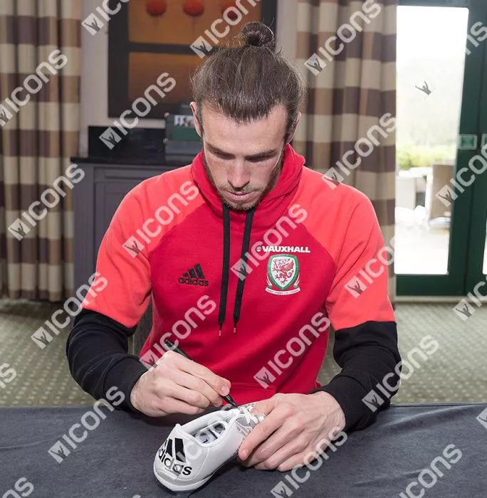 Icons Gareth Bale Signed White And Silver Adidas X 15.4 Boot